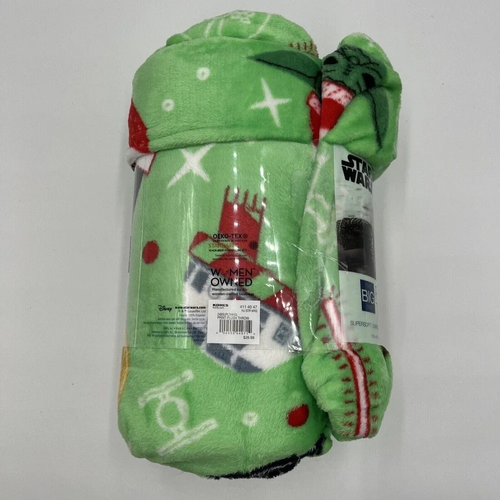 The Big One Supersoft Oversized Star Wars Holiday Green Throw 5ft x 6ft